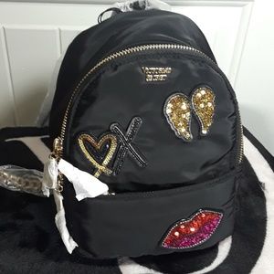 Mini backpack.  ❤️